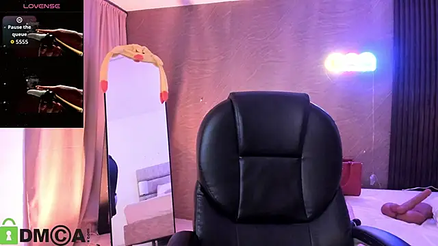 Cristal  adams online show from April 2, 12:03 pm