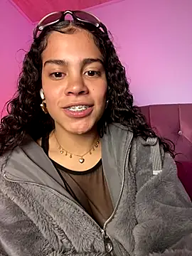 NINA 18 YEARS online show from October 29, 11:39 pm