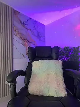 NINA 18 YEARS online show from November 30, 3:54 am