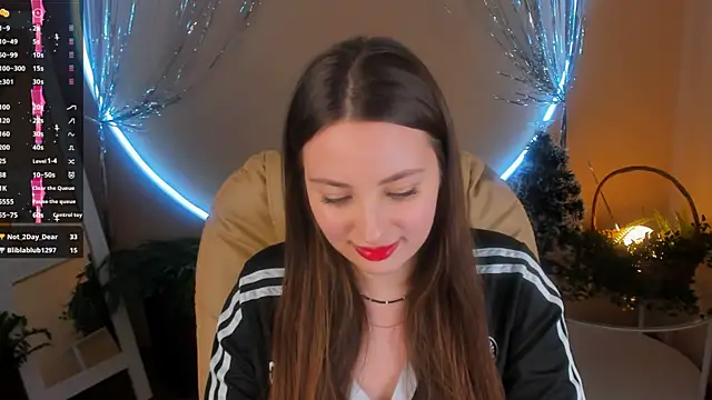 Snapshot of MoonLissa chatting on December 8, 12:41 pm MoonLissa online show from December 8, 12:41 pm