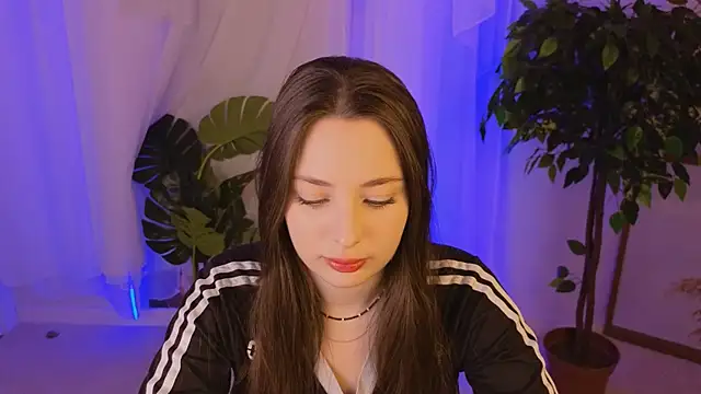 Snapshot of MoonLissa chatting on December 15, 6:51 am MoonLissa online show from December 15, 6:51 am