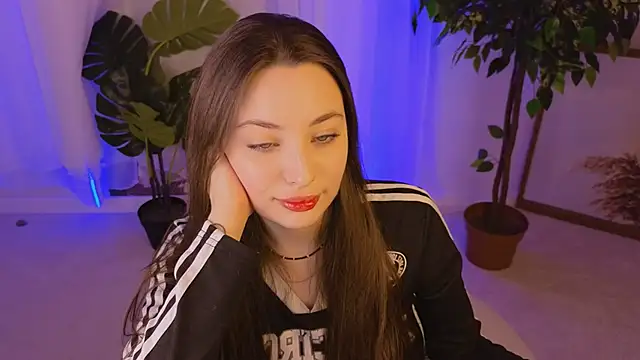 Snapshot of MoonLissa chatting on December 15, 1:00 pm MoonLissa online show from December 15, 1:00 pm