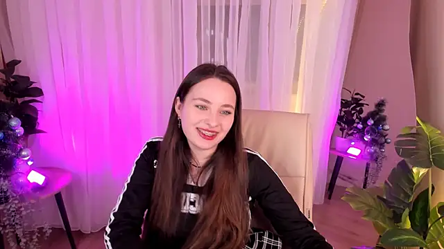 Snapshot of MoonLissa chatting on December 16, 4:49 pm MoonLissa online show from December 16, 4:49 pm