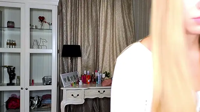 AnneFoxy online show from October 5, 7:28 am