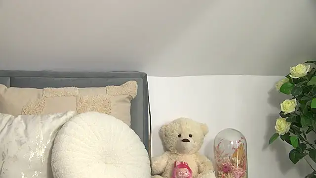 AngeliqueSkye online show from October 23, 7:40 am