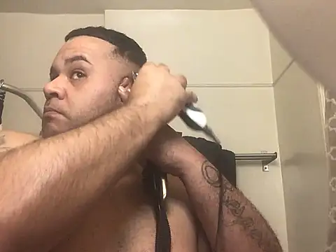 Snapshot of fatboyjayohh126 chatting on December 24, 10:49 pm fatboyjayohh126 online show from December 24, 10:49 pm