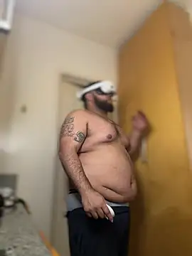 Snapshot of fatboyjayohh126 chatting on February 3, 5:27 am fatboyjayohh126 online show from February 3, 5:27 am