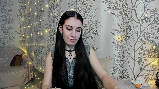 Mary0Lou online show from December 6, 3:30 am