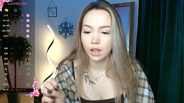 Evia r0se online show from December 17, 5:29 am