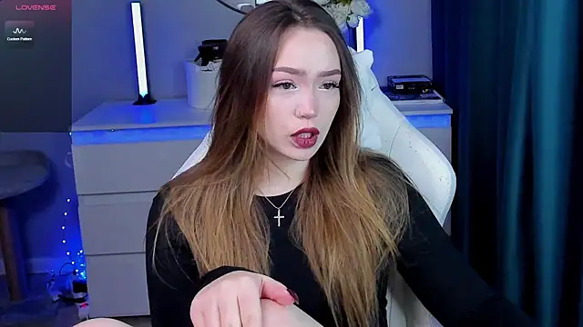 Evia r0se online show from November 4, 9:52 am