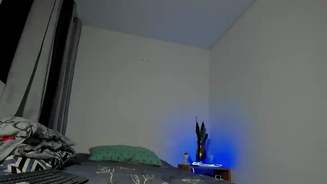 Snapshot of ronnie_7777 chatting on September 22, 2:24 am ronnie 7777 online show from September 22, 2:24 am