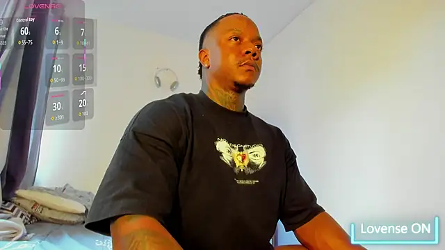 Snapshot of ronnie_7777 chatting on September 22, 8:33 pm ronnie 7777 online show from September 22, 8:33 pm