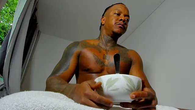 Snapshot of ronnie_7777 chatting on October 14, 10:21 pm ronnie 7777 online show from October 14, 10:21 pm