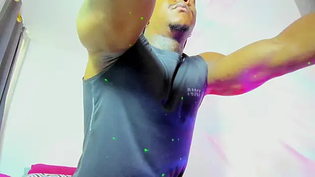 Snapshot of ronnie_7777 chatting on October 24, 4:36 pm ronnie 7777 online show from October 24, 4:36 pm