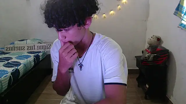 Snapshot of jake_willianss chatting on December 16, 8:05 pm jake willianss online show from December 16, 8:05 pm