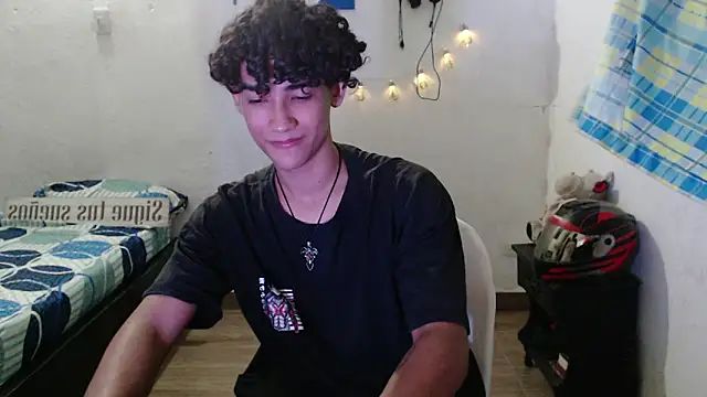 Snapshot of jake_willianss chatting on December 19, 5:51 am jake willianss online show from December 19, 5:51 am