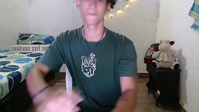 Snapshot of jake_willianss chatting on December 21, 10:51 pm jake willianss online show from December 21, 10:51 pm