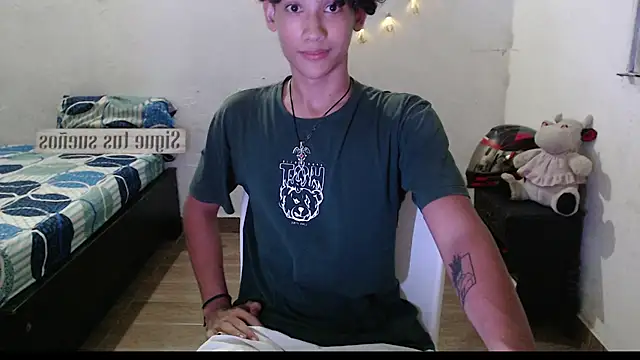 Snapshot of jake_willianss chatting on December 22, 4:50 am jake willianss online show from December 22, 4:50 am