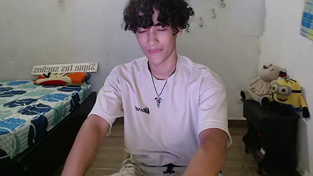 Snapshot of jake_willianss chatting on December 22, 10:47 pm jake willianss online show from December 22, 10:47 pm