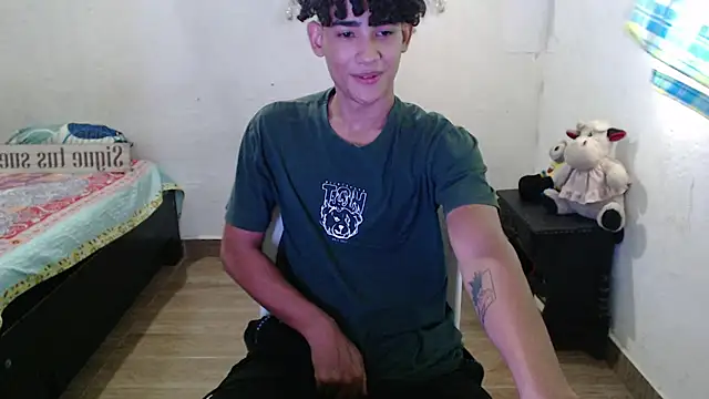 Snapshot of jake_willianss chatting on December 29, 7:53 pm jake willianss online show from December 29, 7:53 pm