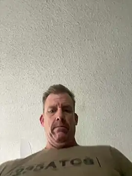 Snapshot of Firedad72FD chatting on December 23, 6:58 pm Firedad72FD online show from December 23, 6:58 pm