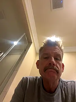 Snapshot of Firedad72FD chatting on October 1, 12:33 pm Firedad72FD online show from October 1, 12:33 pm