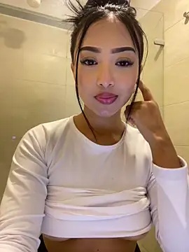 Snapshot of SOPHIACANDY19_ chatting on February 22, 9:57 pm SOPHIACANDY19 online show from February 22, 9:57 pm