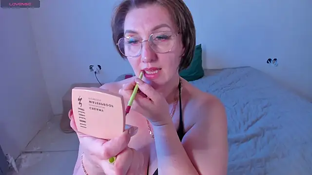 Snapshot of Super_titssss chatting on April 28, 2:00 pm Super titssss online show from April 28, 2:00 pm