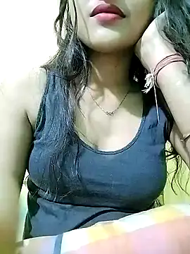 MISSQUEEN48 online show from January 3, 1:58 pm