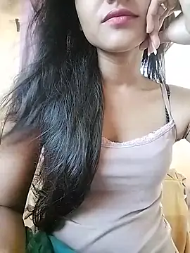 MISSQUEEN48 online show from May 16, 6:21 am