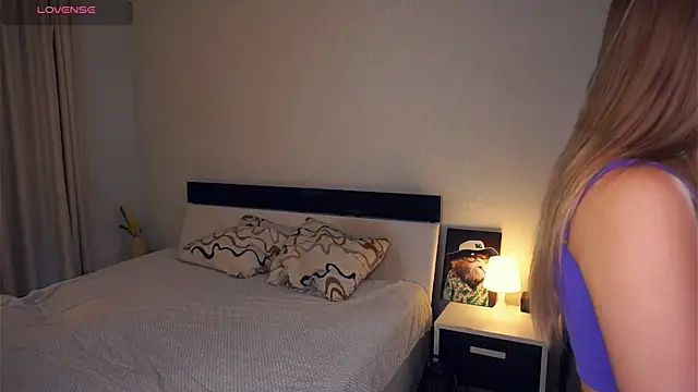 Snapshot of CathrynGeer chatting on October 7, 6:38 pm CathrynGeer online show from October 7, 6:38 pm