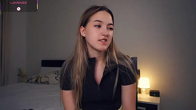 Snapshot of CathrynGeer chatting on October 8, 7:33 pm CathrynGeer online show from October 8, 7:33 pm