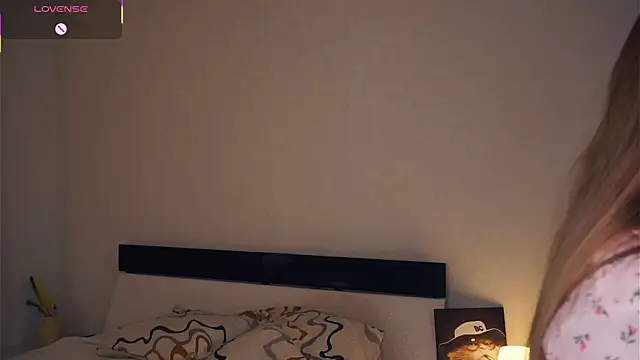 Snapshot of CathrynGeer chatting on October 12, 6:18 pm CathrynGeer online show from October 12, 6:18 pm