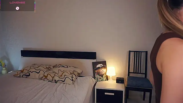 Snapshot of CathrynGeer chatting on October 24, 7:21 pm CathrynGeer online show from October 24, 7:21 pm