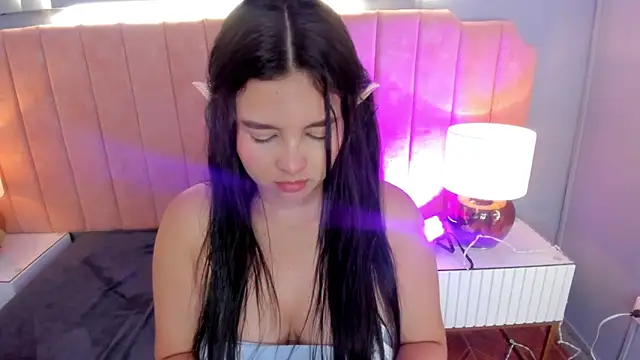 alys baker online show from October 31, 7:26 pm