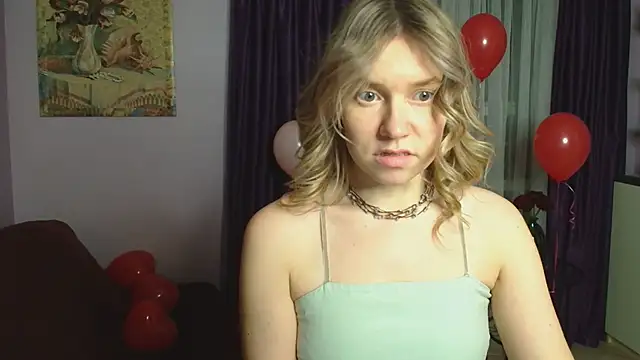 Snapshot of TaylorBre chatting on February 12, 3:49 pm TaylorBre online show from February 12, 3:49 pm