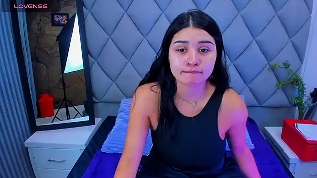 venusowen  online show from November 4, 1:43 pm