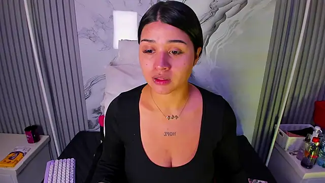 venusowen  online show from May 11, 1:17 pm