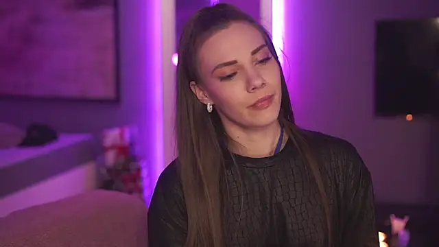 StephanieNeeson online show from December 31, 10:34 pm
