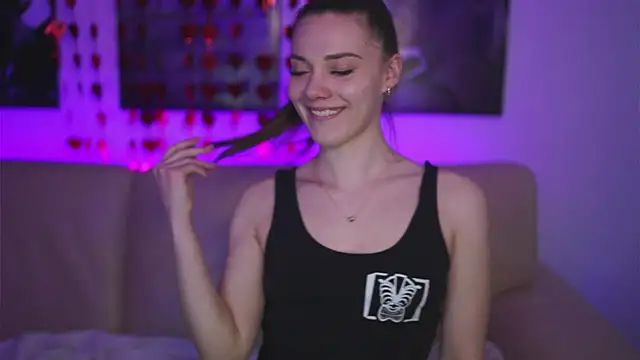 StephanieNeeson online show from February 17, 10:36 pm