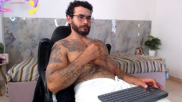 hanz col online show from May 14, 4:36 pm