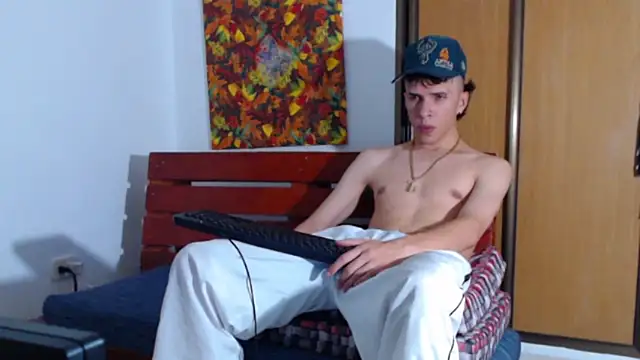 Snapshot of Keeny16 chatting on January 16, 4:50 pm Keeny16 online show from January 16, 4:50 pm