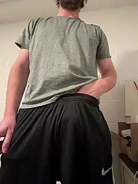 Snapshot of pizzaboy13 chatting on February 10, 7:29 pm pizzaboy13 online show from February 10, 7:29 pm