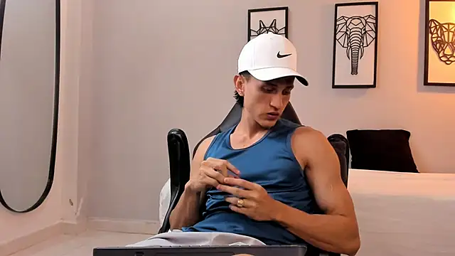 Snapshot of connor_twink chatting on January 14, 11:16 pm connor twink online show from January 14, 11:16 pm