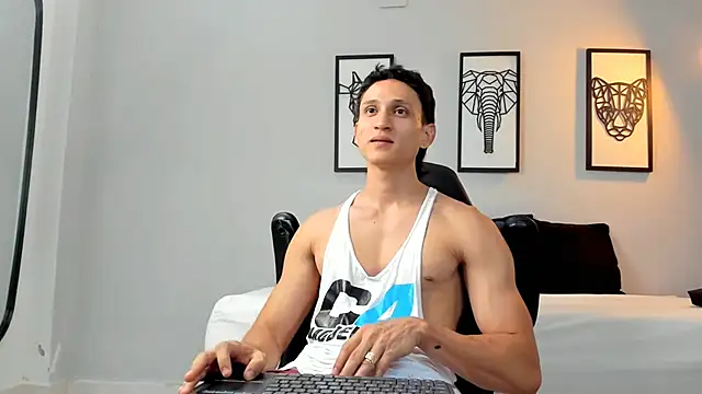 Snapshot of connor_twink chatting on January 21, 10:08 pm connor twink online show from January 21, 10:08 pm