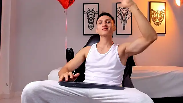 Snapshot of connor_twink chatting on February 13, 1:29 am connor twink online show from February 13, 1:29 am