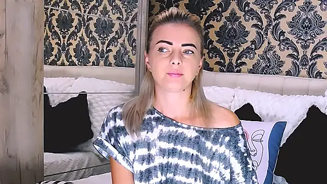 Aly girl1 online show from September 18, 7:21 am