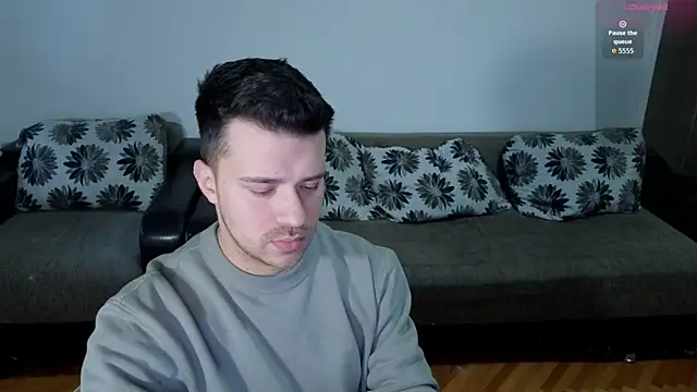 Snapshot of JohnnyStepBro chatting on April 2, 1:53 pm JohnnyStepBro online show from April 2, 1:53 pm