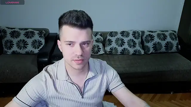 Snapshot of JohnnyStepBro chatting on April 8, 7:58 pm JohnnyStepBro online show from April 8, 7:58 pm