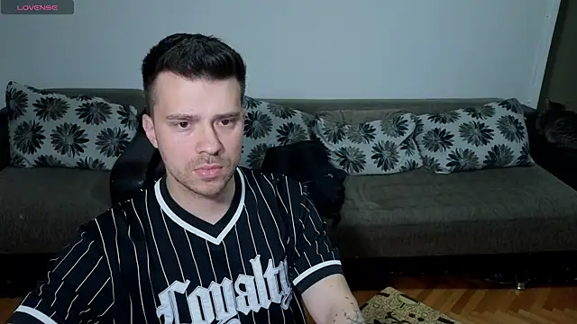 Snapshot of JohnnyStepBro chatting on April 20, 10:22 pm JohnnyStepBro online show from April 20, 10:22 pm